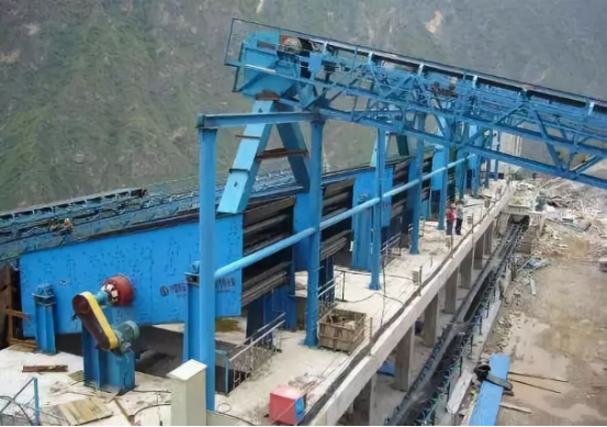 振動(dòng)篩出現(xiàn)篩板開裂、橫梁斷裂等情況的原因和解決方案！195